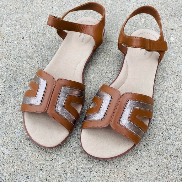 BNIB Clark’s Ada Sandal - Picture 2 of 7